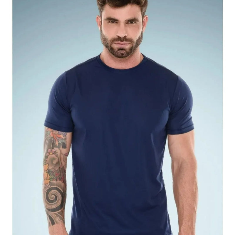 Camiseta masculina para treino na academia.