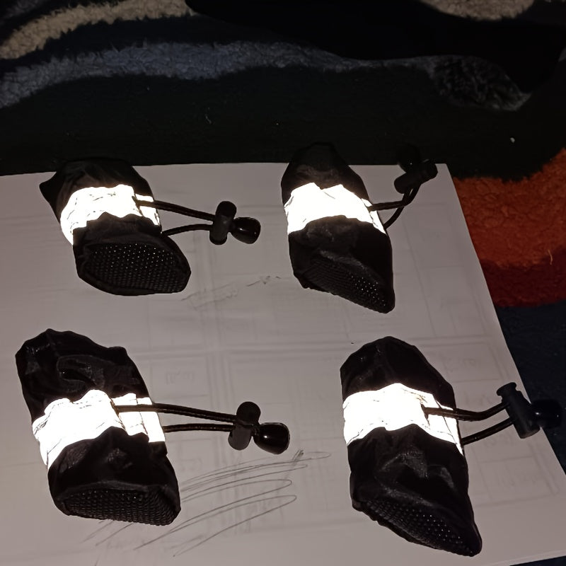 Conjunto de 4 sapatos impermeáveis para cães de pequeno porte - Proteja as patas do seu pet e mantenha-as secas.