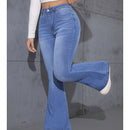 Calça jeans feminina premium de cintura alta e modelagem flare com elastano, confortável e estilosa.