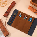 Estojo de lápis vintage em couro PU com bússola náutica, enrolável, porta-canetas de grande capacidade.