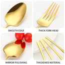 Conjunto de talheres de aço inoxidável com 24 peças: garfo, colher, faca e colher de sopa.