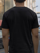 Camiseta masculina básica casual de gola redonda com estampa minimalista de cruz.