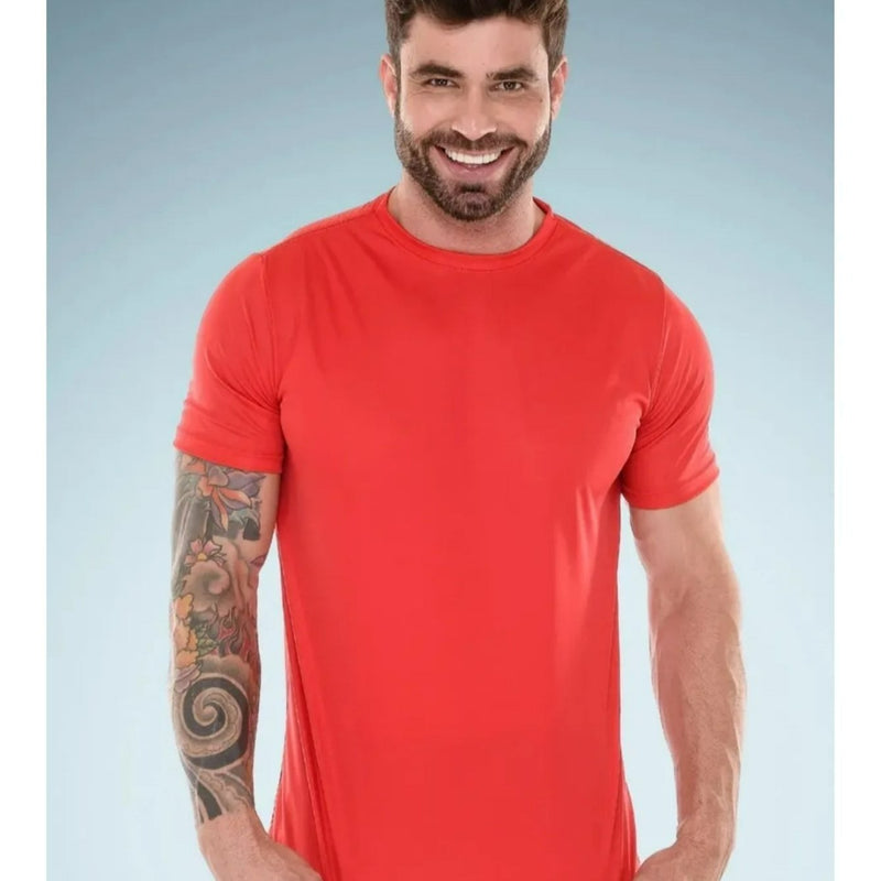 Camiseta masculina para treino na academia.