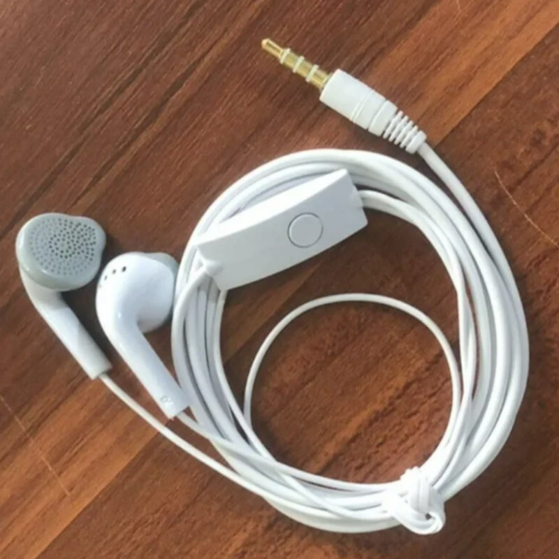 Fones de ouvidos universal com microfone.