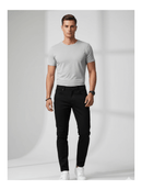 Calça jeans preta masculina, corte slim, casual e básica.