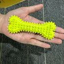 Brinquedo para cães em formato de osso com estampa de bolinhas - Cabo de borracha resistente para escovação.