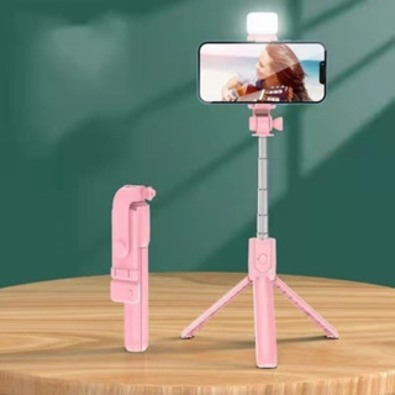Bastão de selfie com tripé e luz LED retrátil, com controle via Bluetooth para celular.
