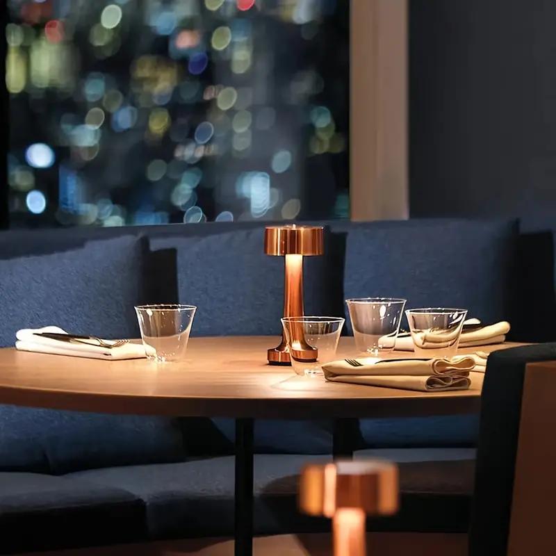 Luminária de mesa LED, Estilo Europeu Moderno, ajustável com temperatura de cor regulável e carregamento USB por controle de toque, com bateria recarregável