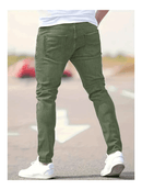 Calça jeans masculina slim fit, básica, confortável e para o dia a dia, na cor verde.