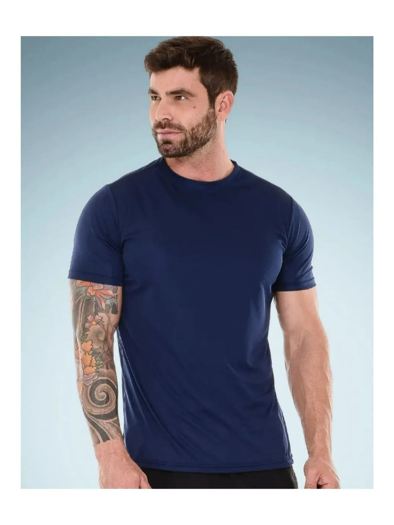Camiseta masculina para treino na academia.