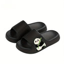 Chinelo feminino charmoso com estampa de panda.