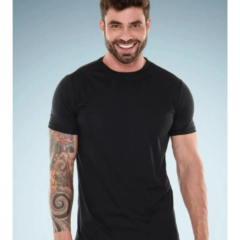 Camiseta masculina para treino na academia.