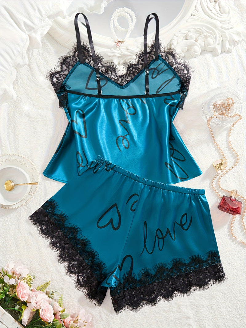 Conjunto de pijama com estampa de letras em renda contrastante.