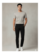 Calça jeans preta masculina, corte slim, casual e básica.