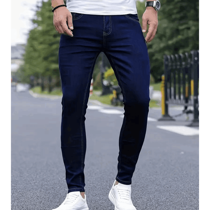 Calça jeans masculina slim fit, casual e básica, confortável para o dia a dia, azul escura.