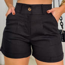 Shorts casuais femininos de linho com detalhes de botões de madeira.
