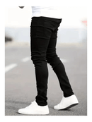 Calça jeans preta masculina, corte slim, casual e básica, confortável para uso diário.