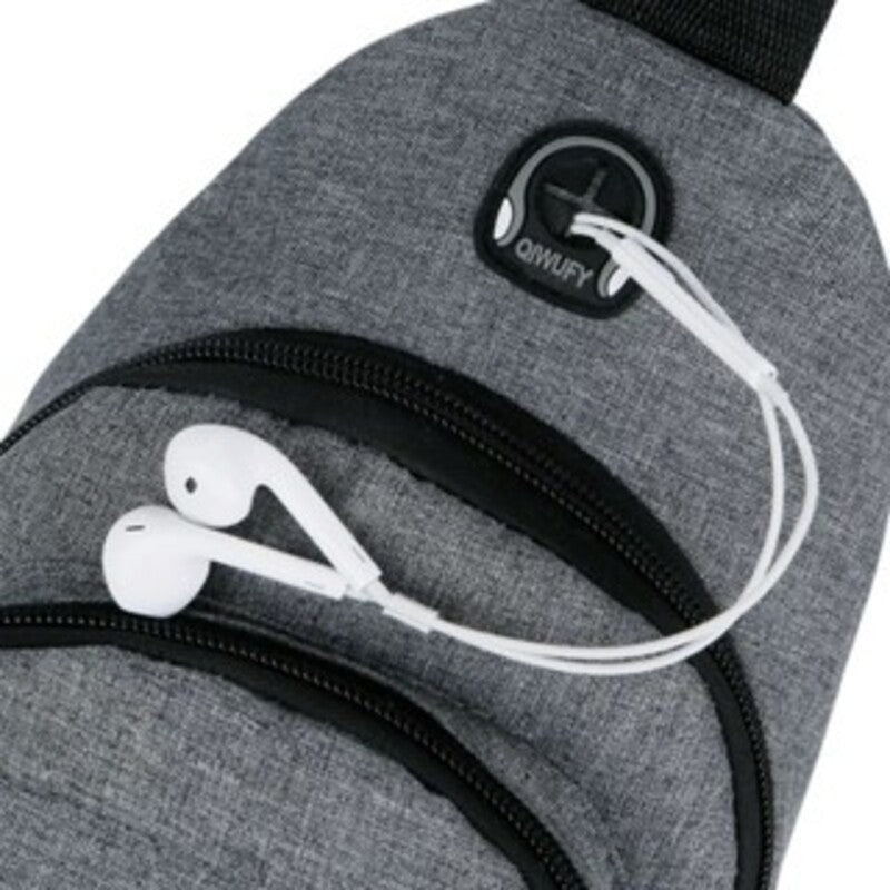 Mochila transversal de peito.