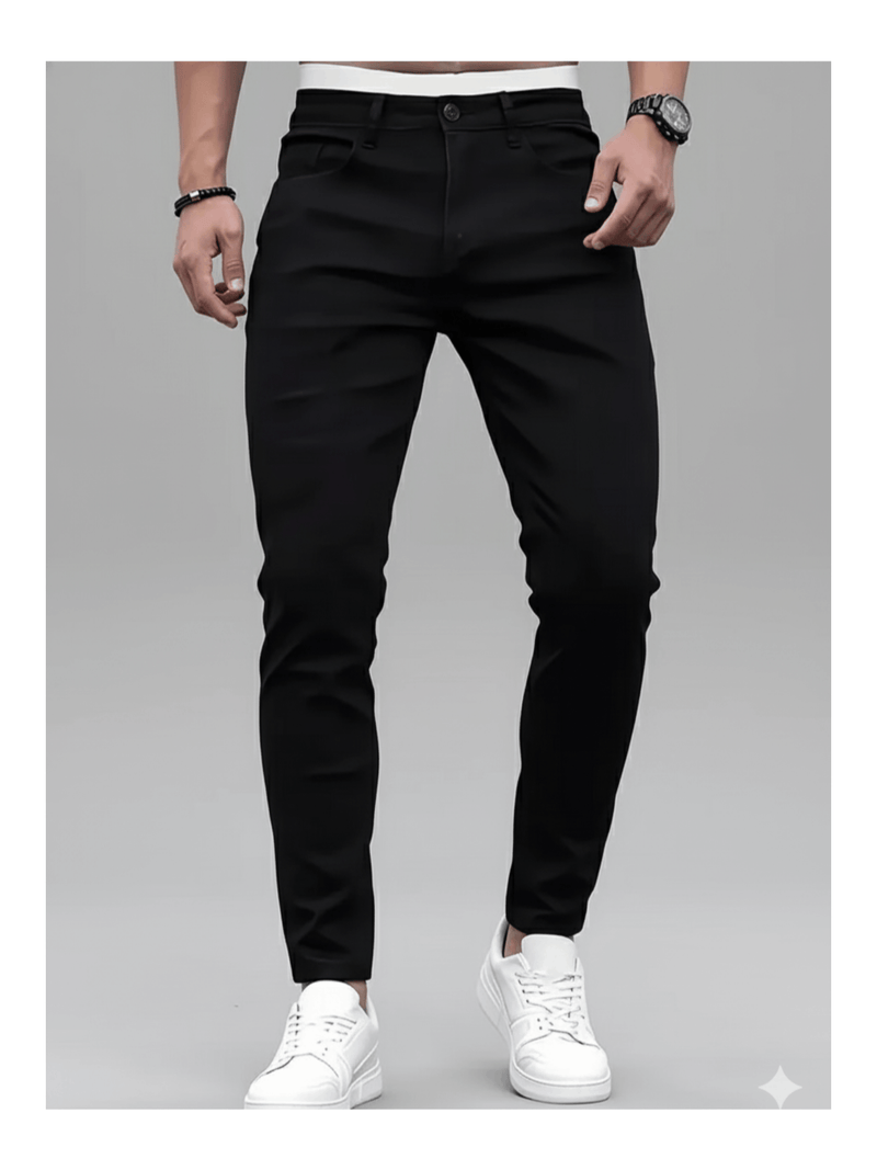Calça jeans preta masculina, corte slim, casual e básica.