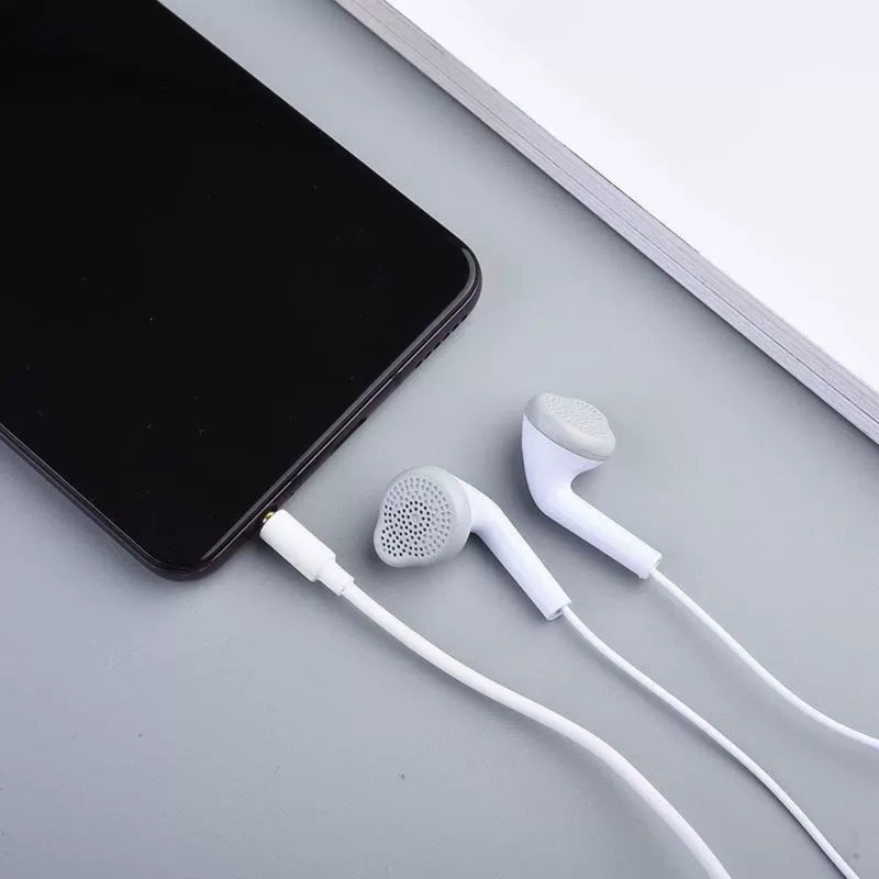 Fones de ouvidos universal com microfone.