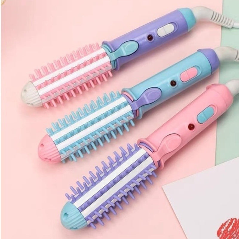 Escova modeladora e chapinha portátil bivolt 2 em 1, prática e eficiente.